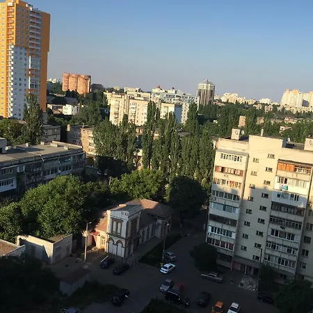 Апартаменти Bezhevaya 120 *